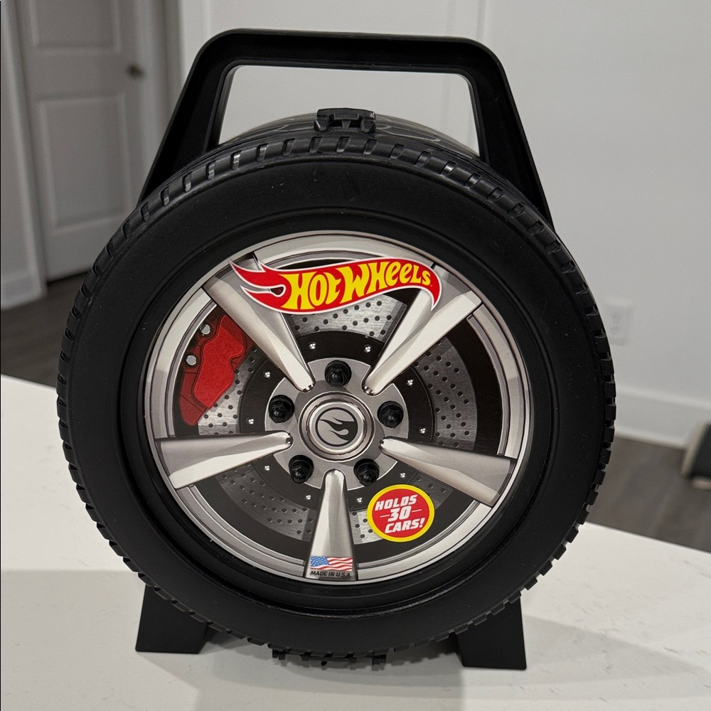 Hot Wheels Black and Silver Toy Car Case